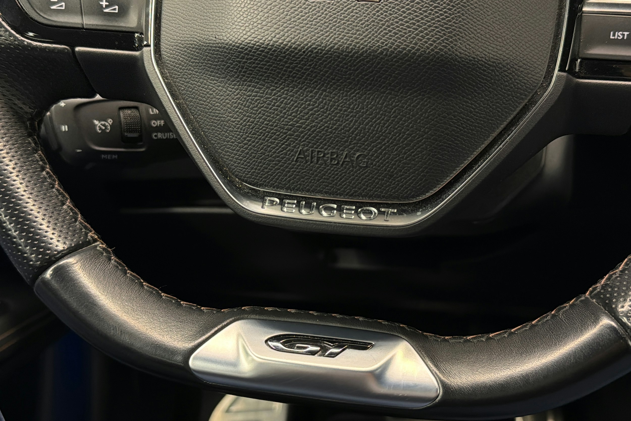 met. punainen Peugeot 3008 2021 kuva 29.