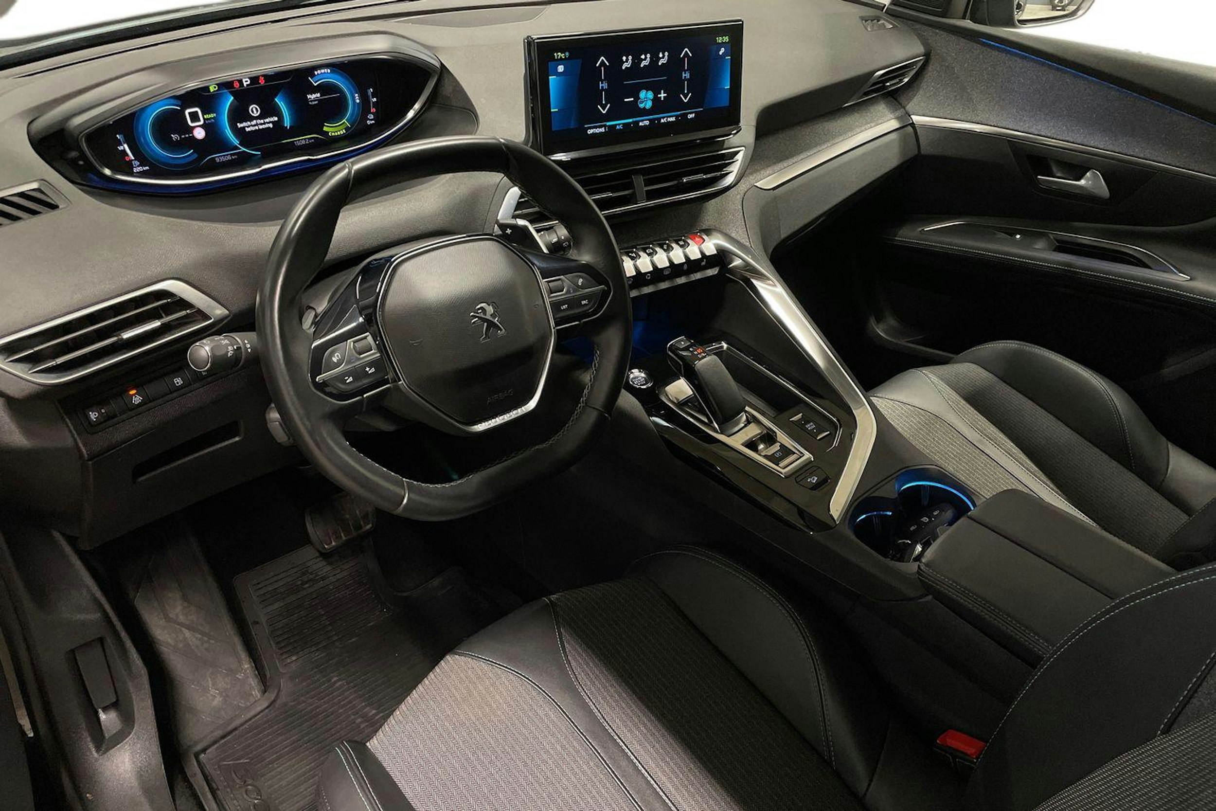 musta Peugeot 3008 2021 kuva 7.