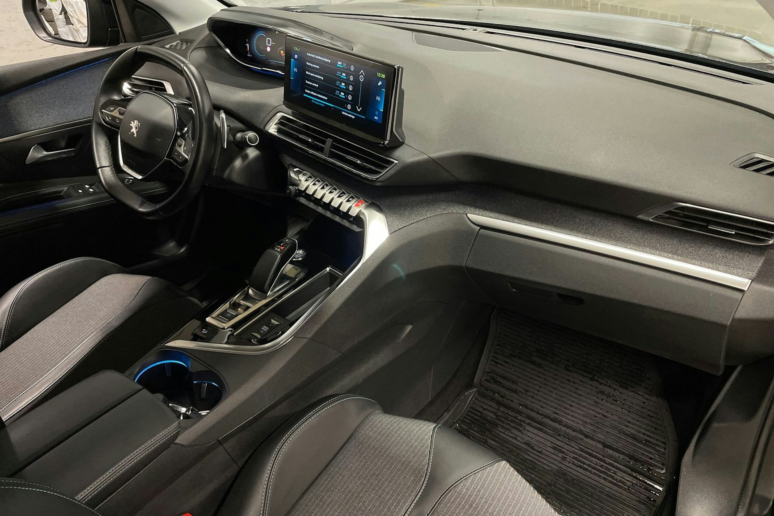 musta Peugeot 3008 2021 kuva 28.