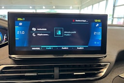 valkoinen Peugeot 3008 2021 kuva 19.