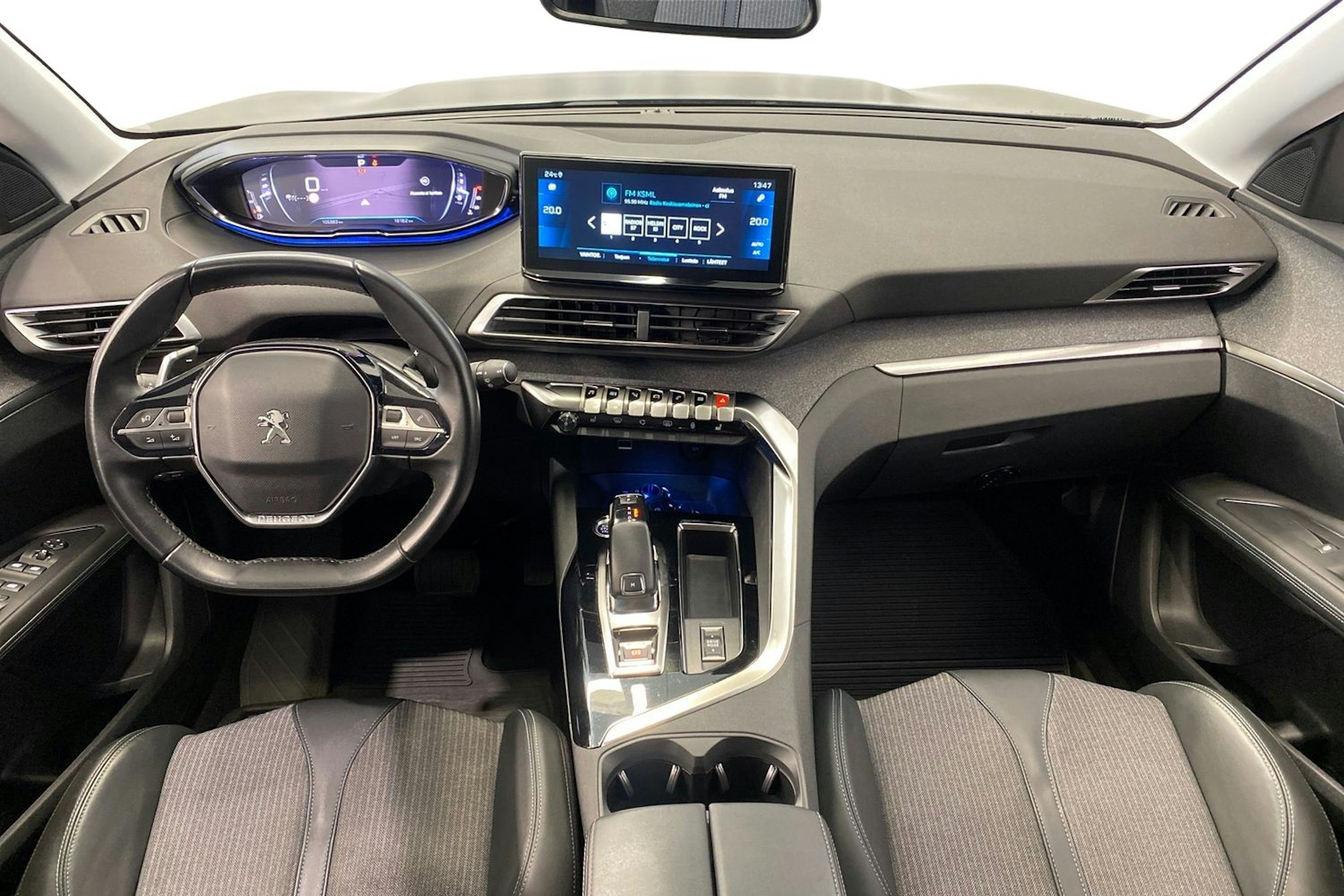 musta Peugeot 3008 2021 kuva 9.