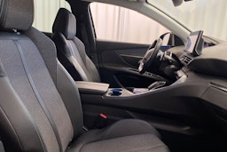 musta Peugeot 3008 2021 kuva 15.