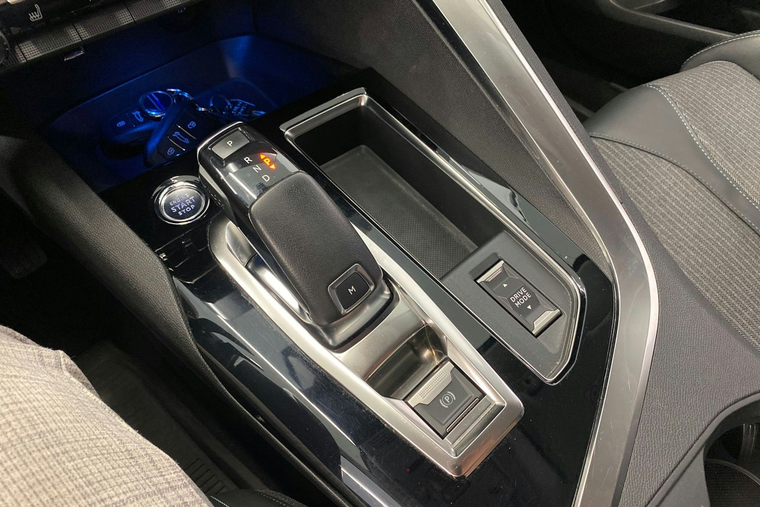 musta Peugeot 3008 2021 kuva 29.