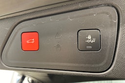 musta Peugeot 3008 2021 kuva 30.
