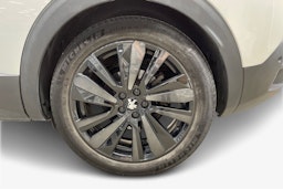 valkoinen Peugeot 3008 2021 kuva 11.