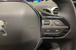 valkoinen Peugeot 3008 2021 kuva 23.