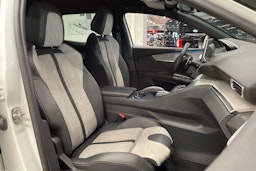 valkoinen Peugeot 3008 2021 kuva 28.