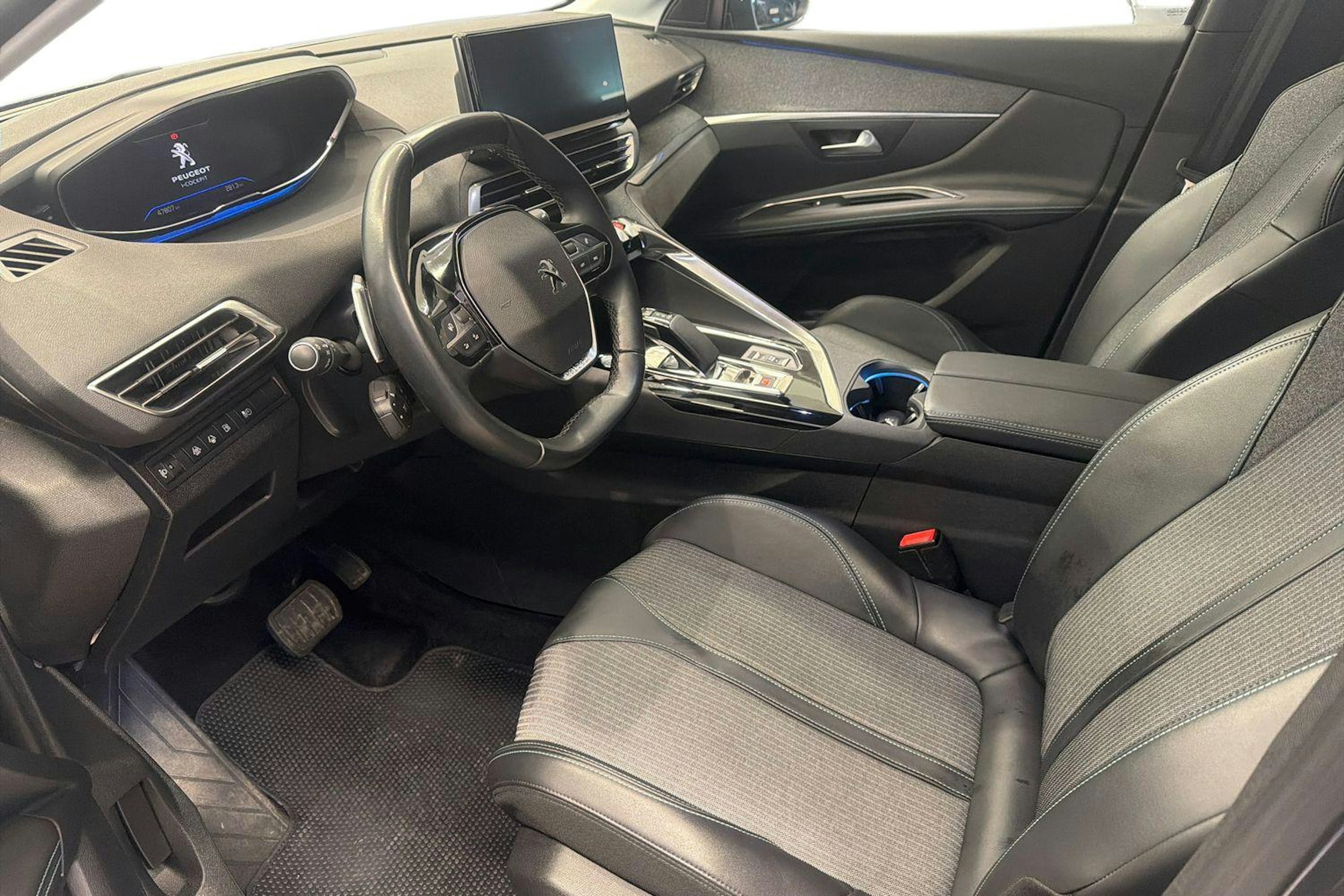 harmaa Peugeot 3008 2021 kuva 7.