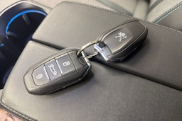 harmaa Peugeot 3008 2021 kuva 30.