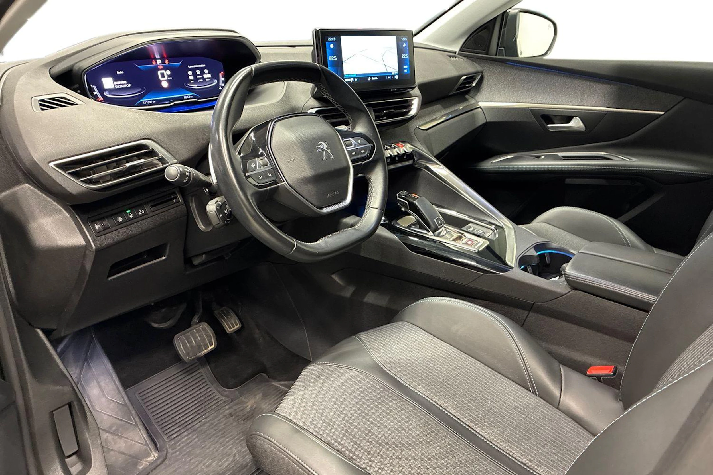 musta Peugeot 3008 2021 kuva 6.
