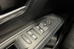 musta Peugeot 3008 2021 kuva 16.