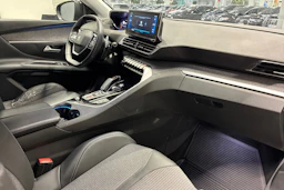 musta Peugeot 3008 2021 kuva 25.