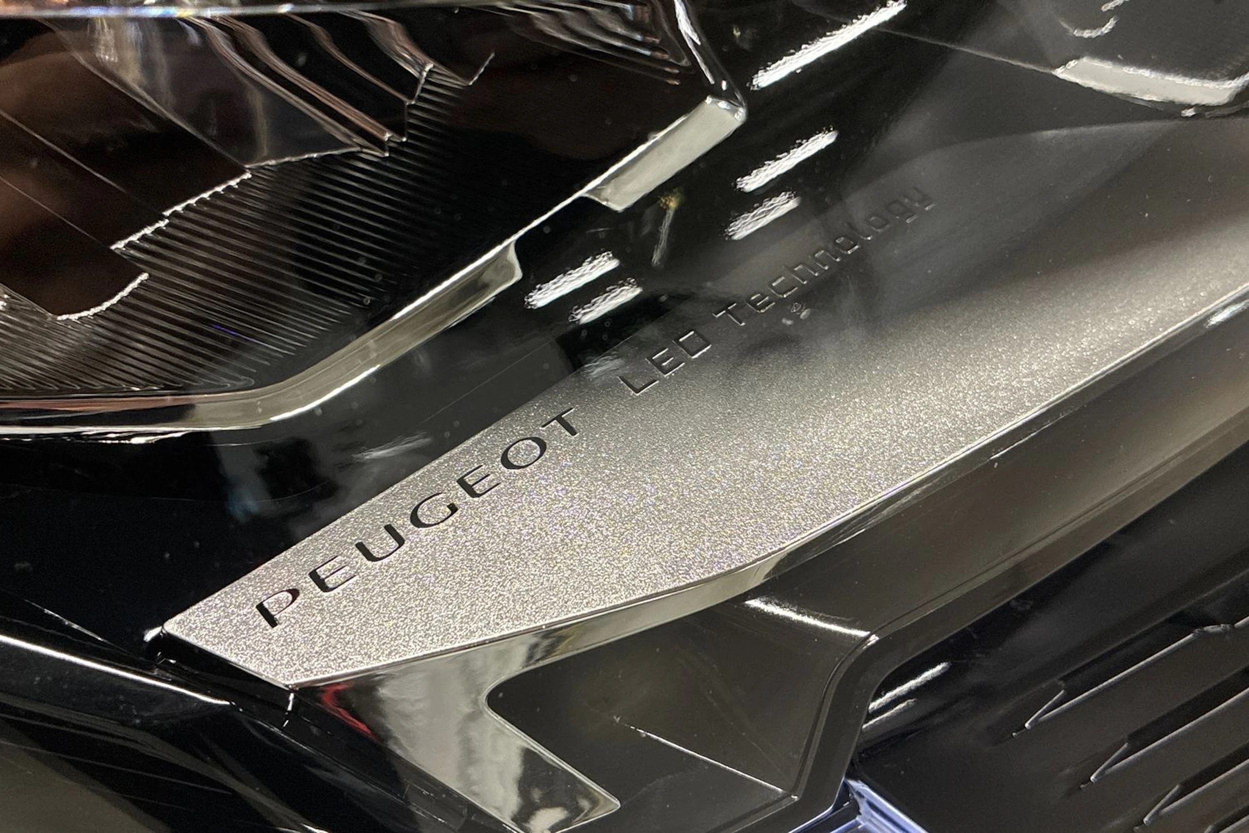 musta Peugeot 3008 2021 kuva 26.
