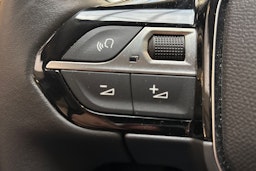 sininen Peugeot 3008 2022 kuva 17.