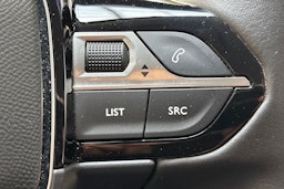 sininen Peugeot 3008 2022 kuva 18.