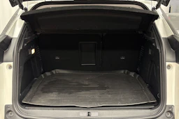 valkoinen Peugeot 3008 2022 kuva 22.