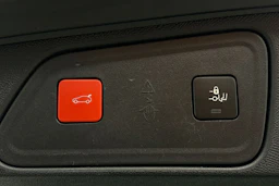 valkoinen Peugeot 3008 2022 kuva 23.