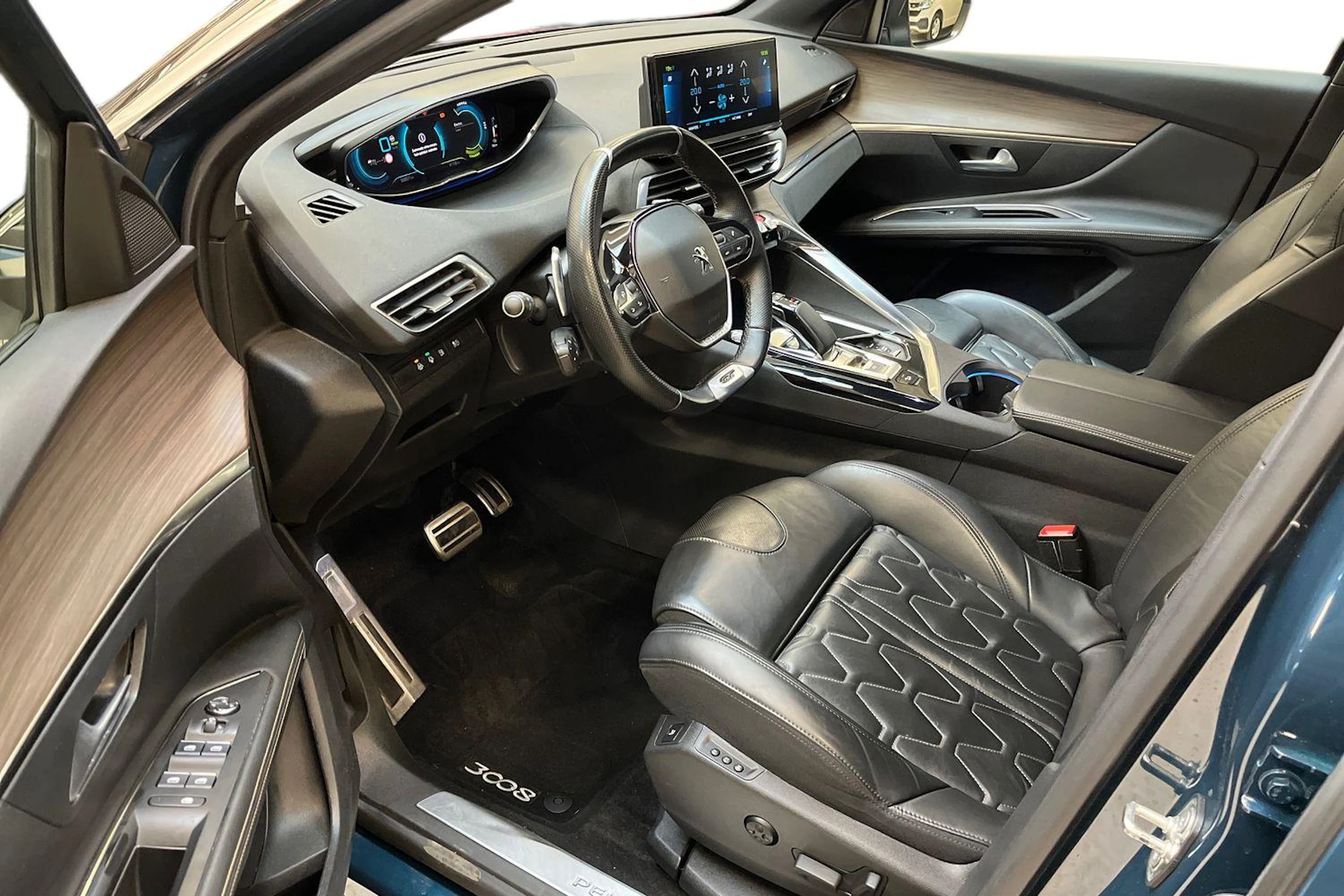 sininen Peugeot 3008 2021 kuva 6.