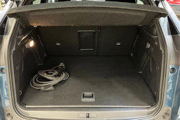 sininen Peugeot 3008 2021 kuva 11.