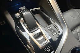 sininen Peugeot 3008 2021 kuva 15.