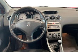 punainen Peugeot 308 2010 kuva 9.