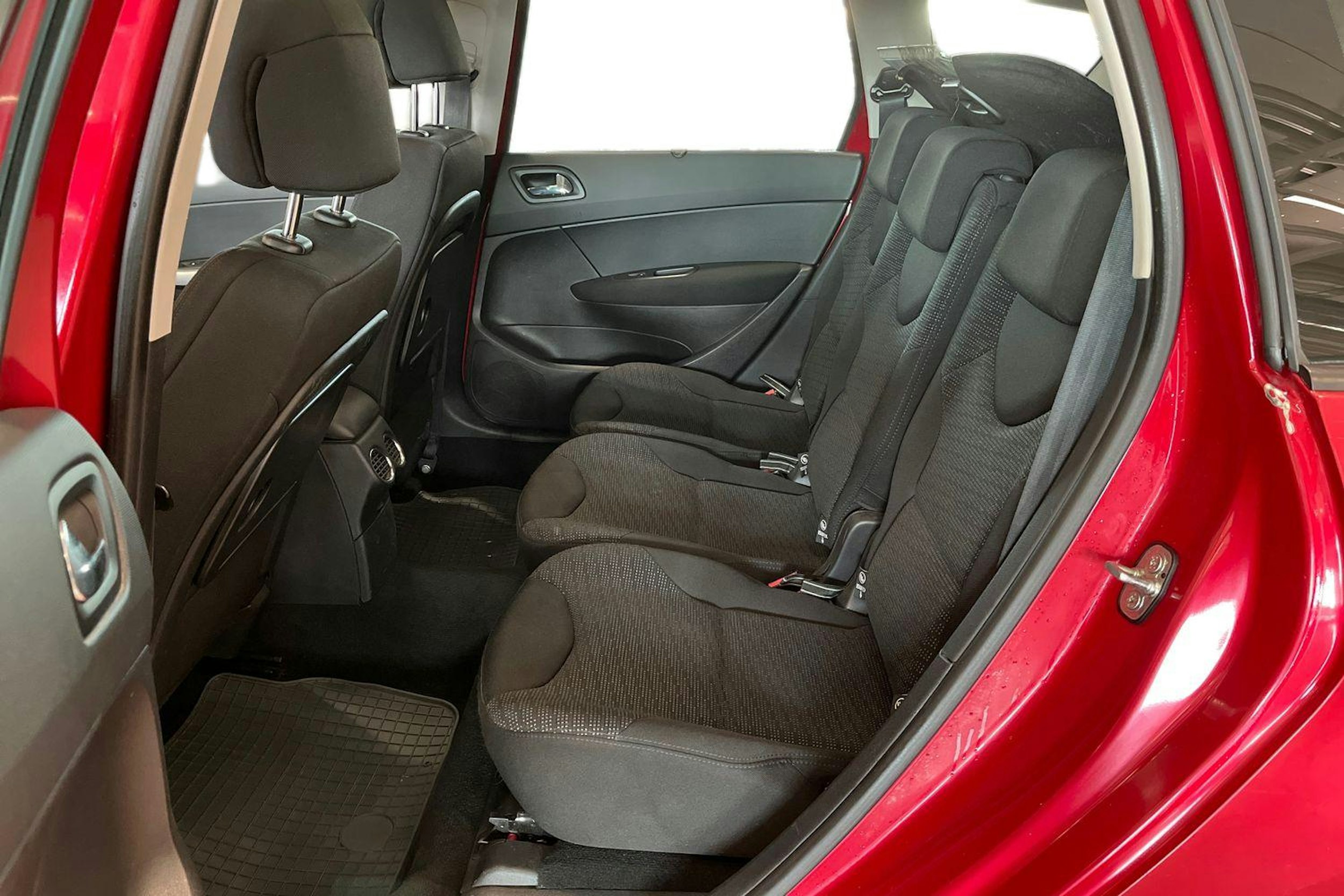 punainen Peugeot 308 2010 kuva 10.