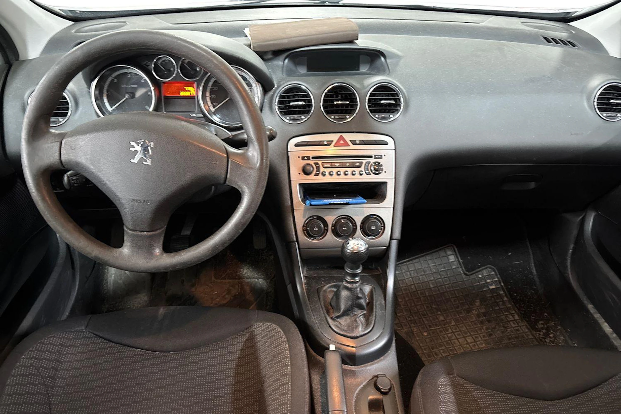 Harmaa Peugeot 308 2010 kuva 7.