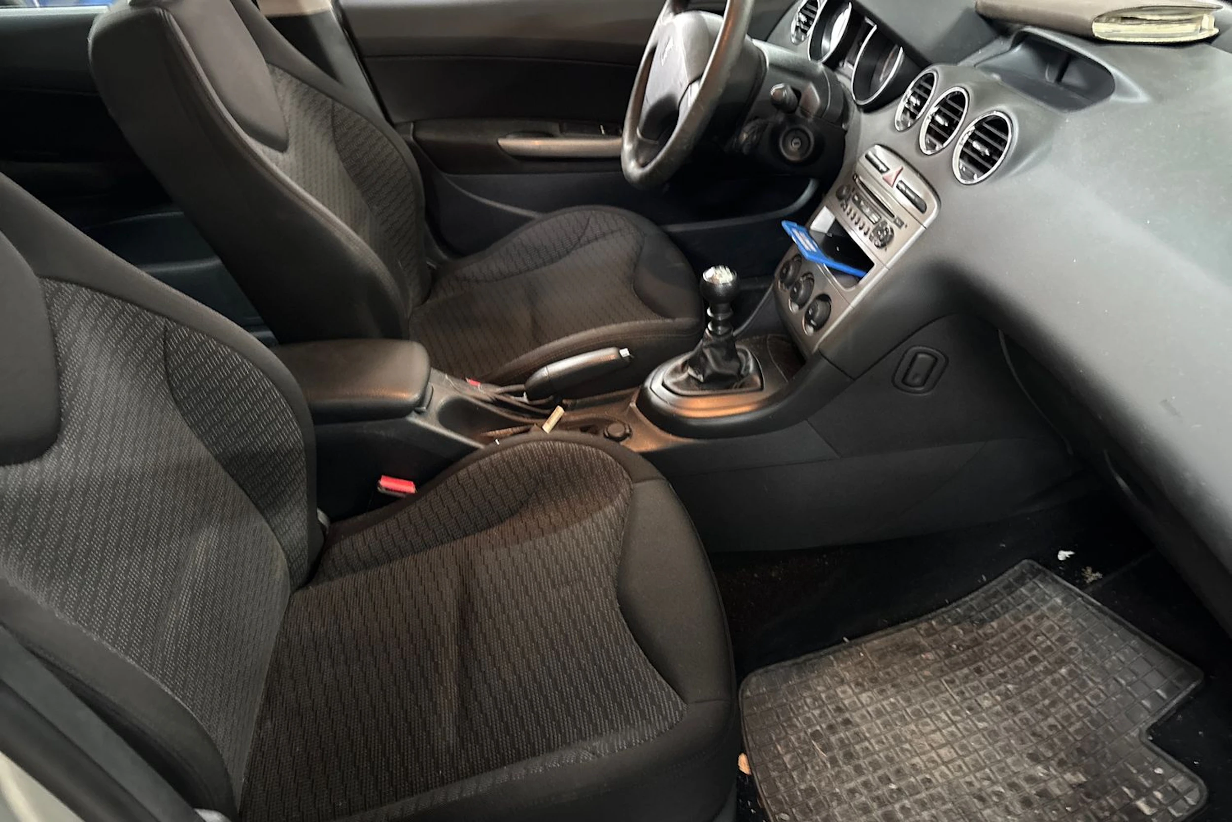 Harmaa Peugeot 308 2010 kuva 14.