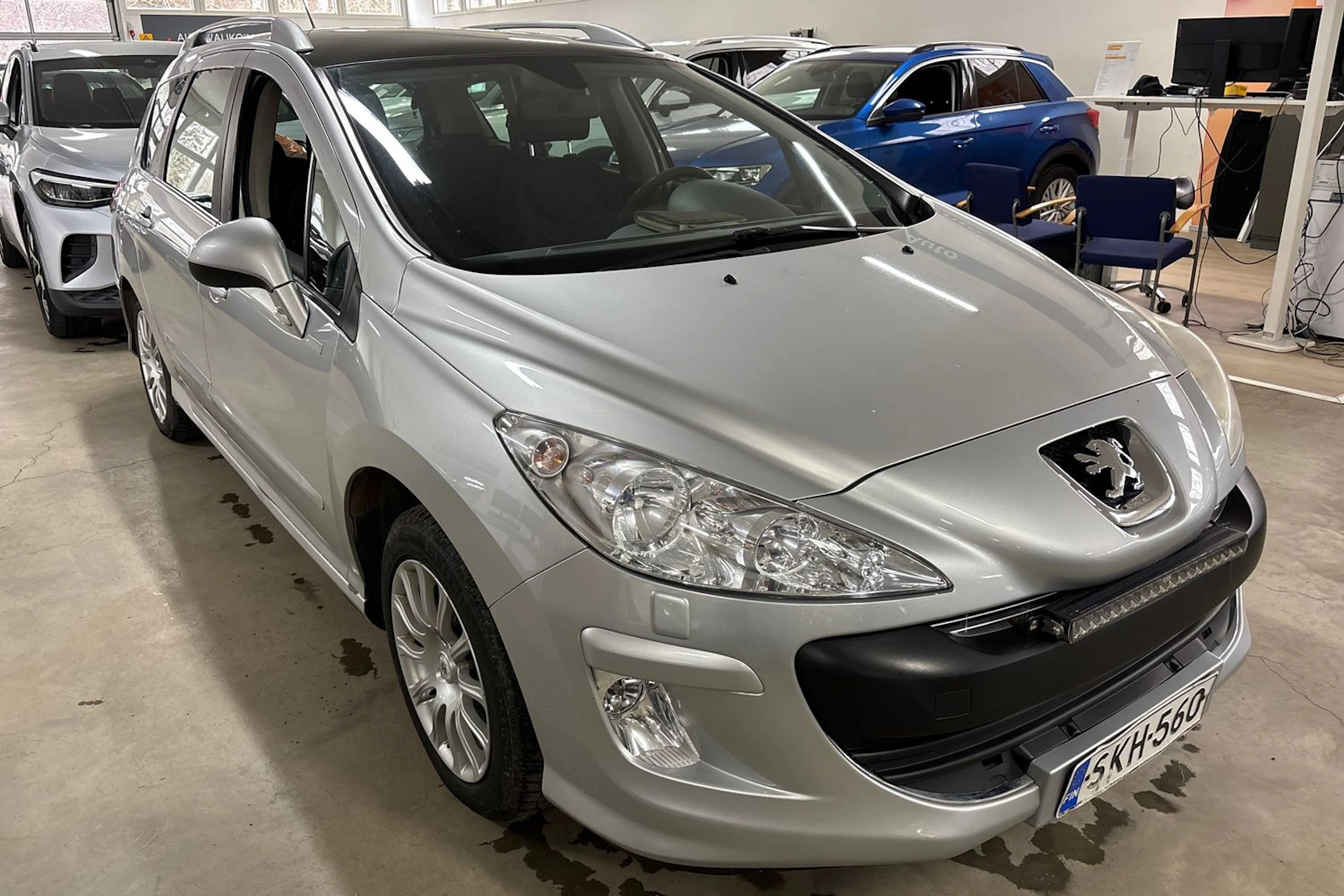 Harmaa Peugeot 308 2010 kuva 17.