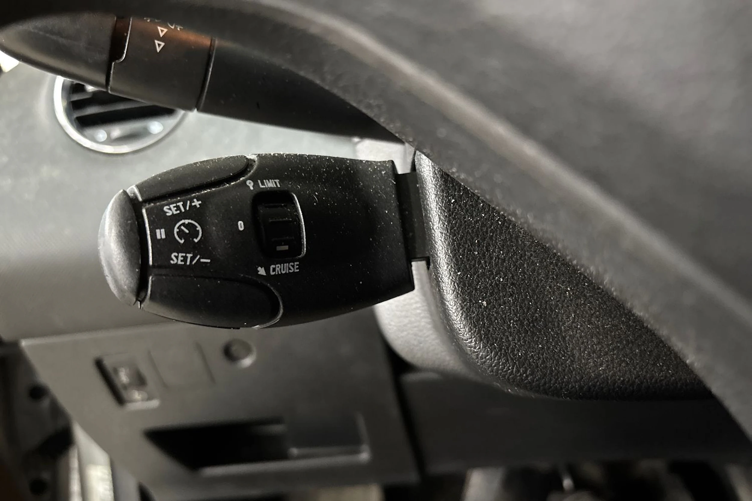 Harmaa Peugeot 308 2010 kuva 42.