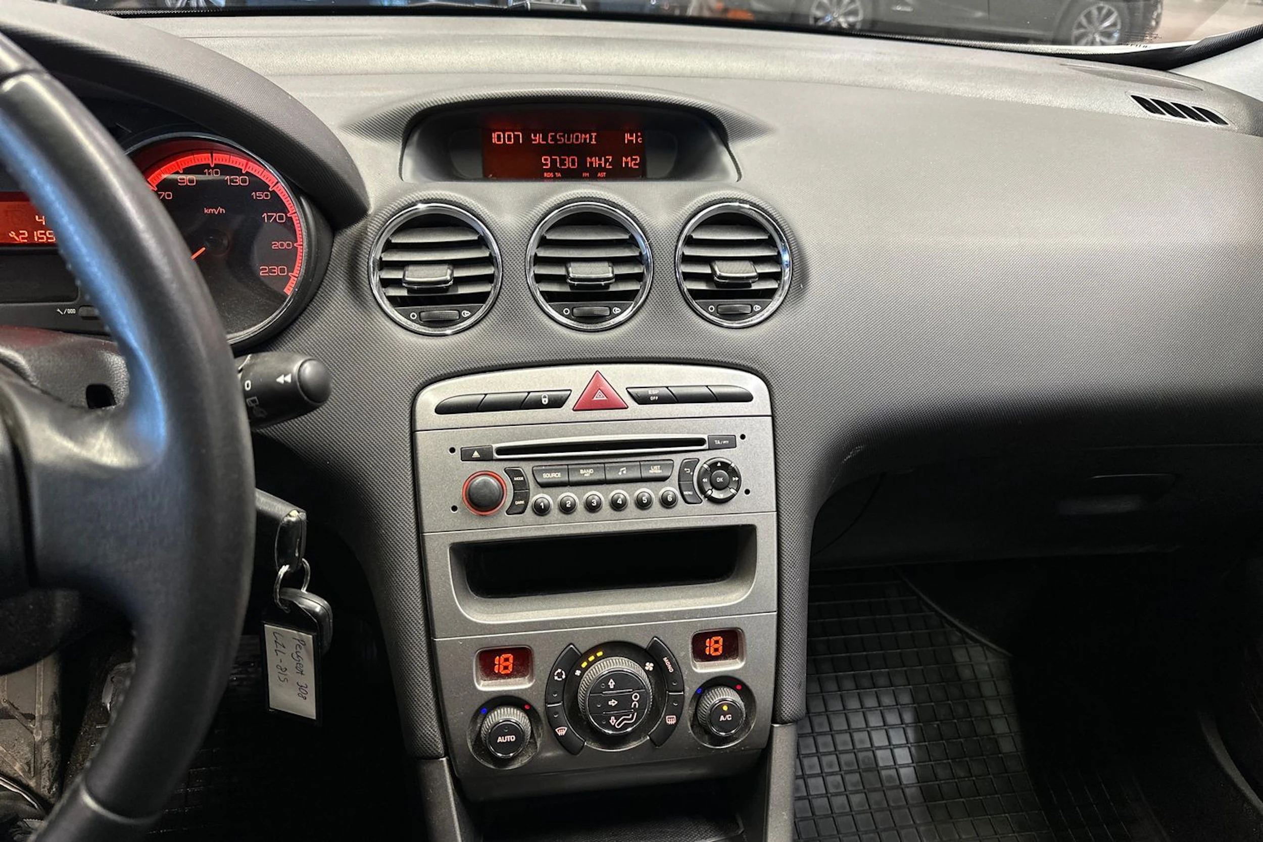 harmaa Peugeot 308 2011 kuva 14.