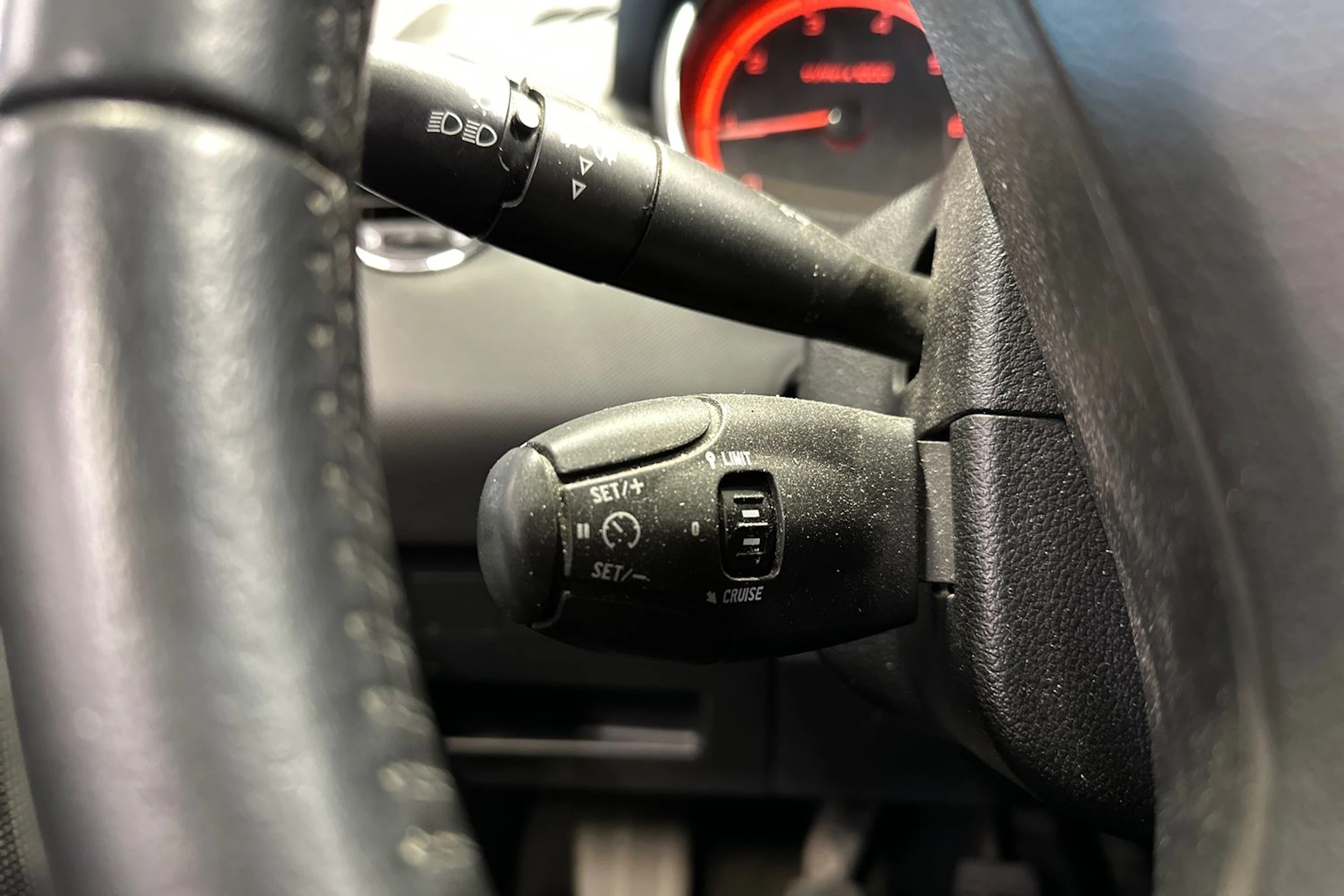 harmaa Peugeot 308 2011 kuva 18.