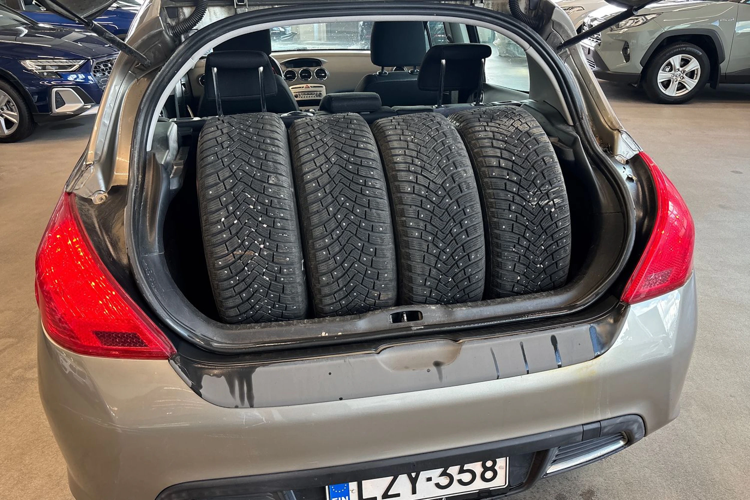 Harmaa Peugeot 308 2012 kuva 12.