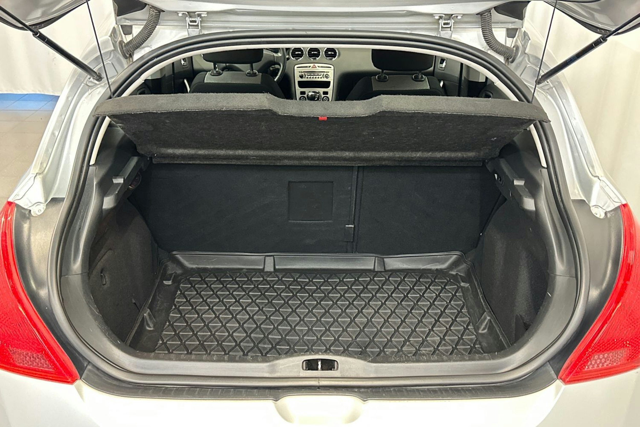 harmaa Peugeot 308 2012 kuva 17.