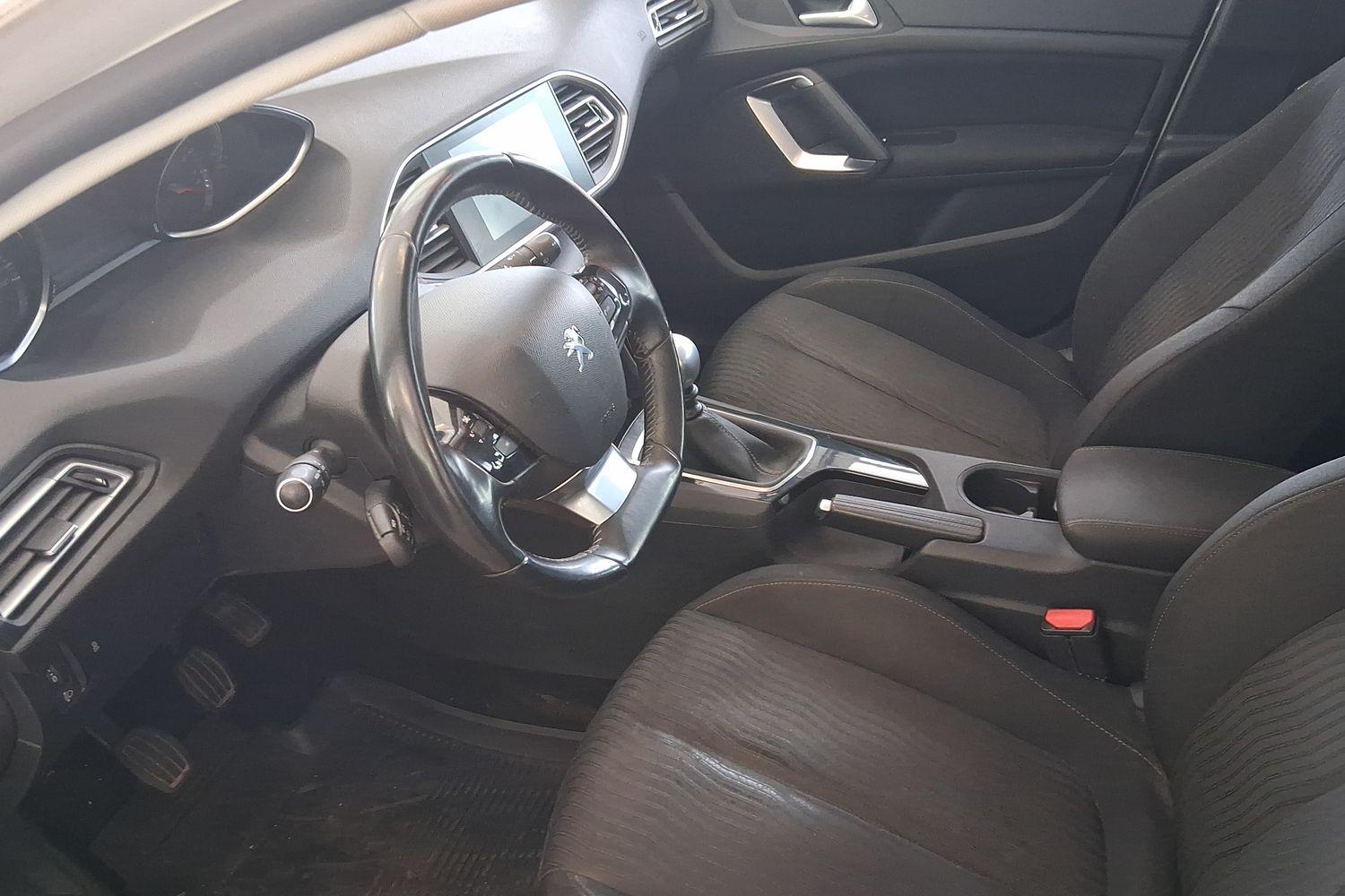 Peugeot 308 Active THP 125 2014, photo 6/15
