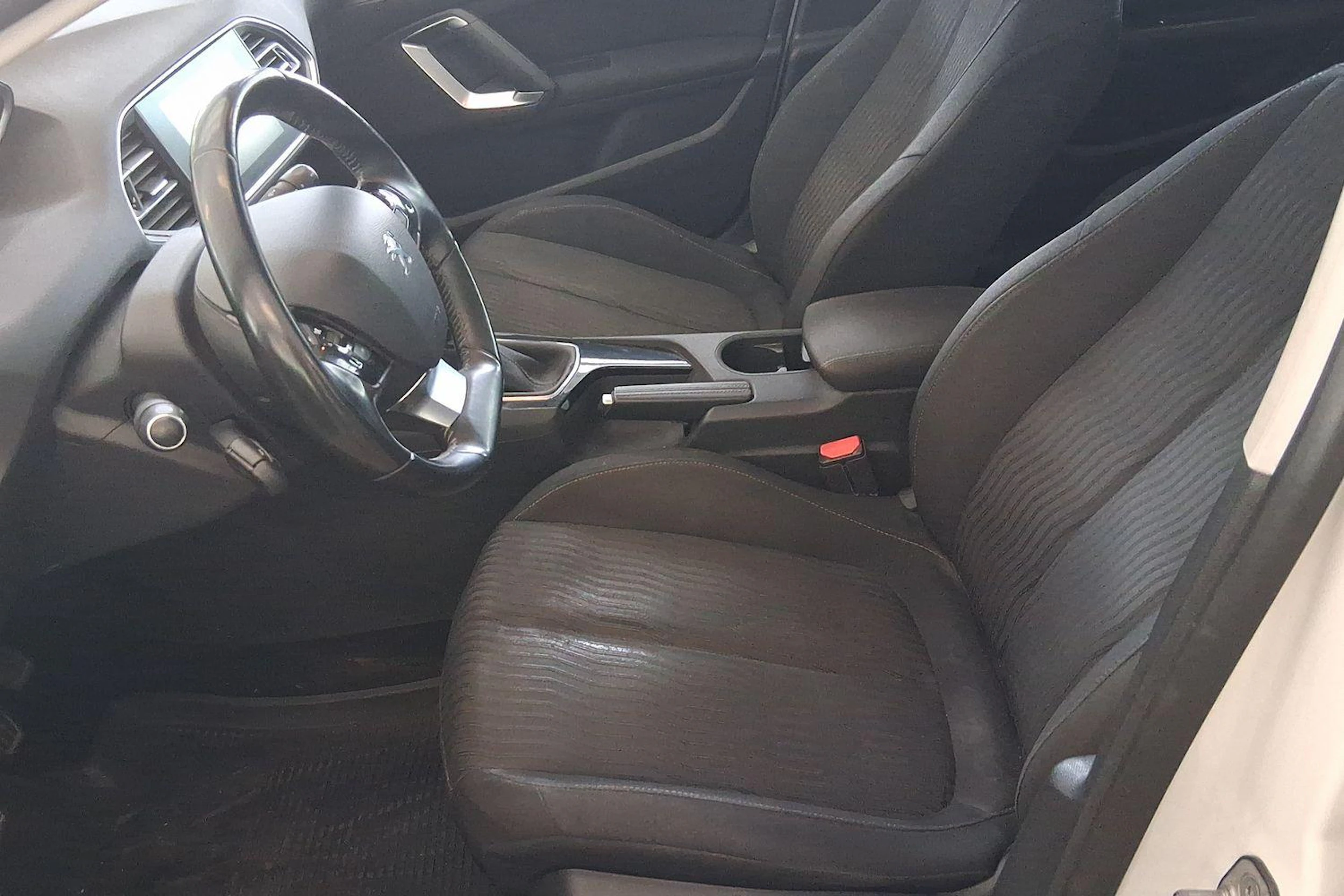 valkoinen Peugeot 308 2014 kuva 7.