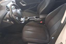 valkoinen Peugeot 308 2014 kuva 7.