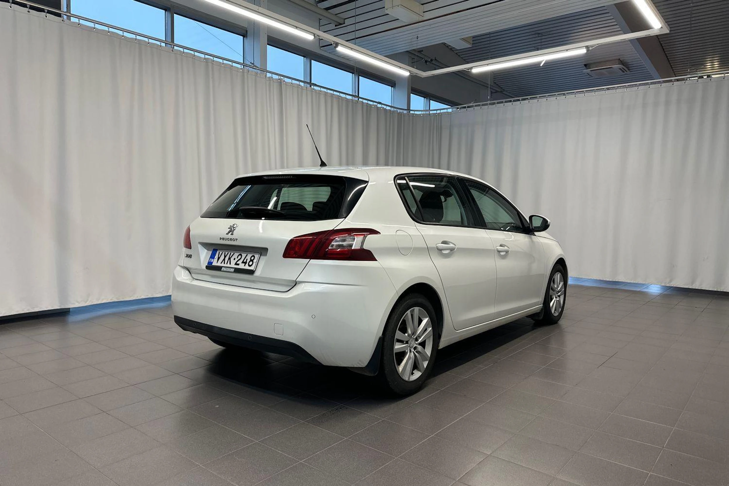 valkoinen Peugeot 308 2014 kuva 7.