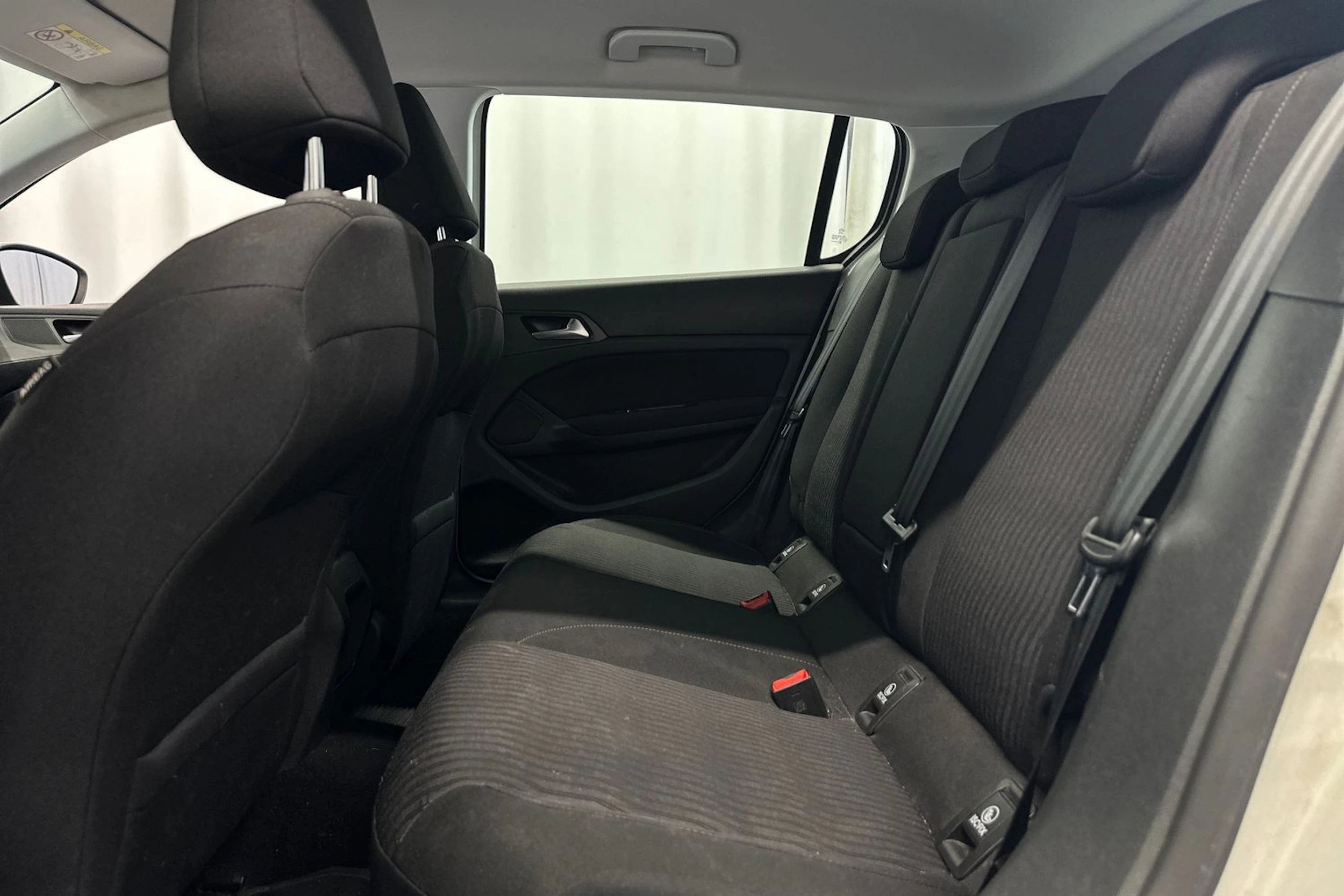 valkoinen Peugeot 308 2014 kuva 11.
