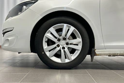 valkoinen Peugeot 308 2014 kuva 26.