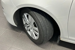valkoinen Peugeot 308 2014 kuva 27.