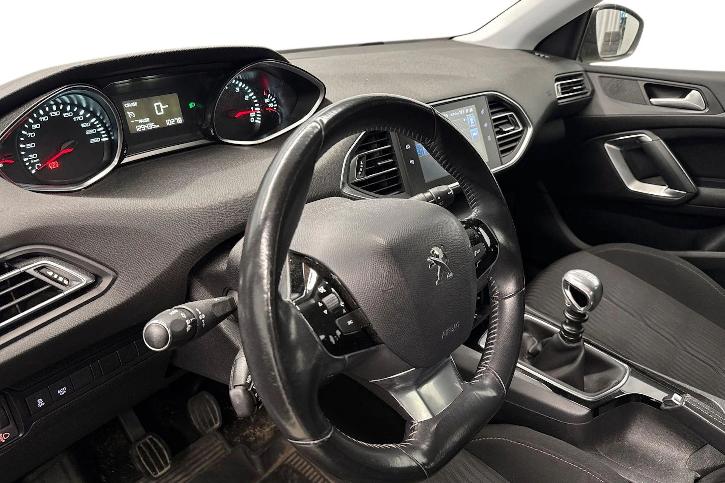 harmaa Peugeot 308 2015 kuva 3.