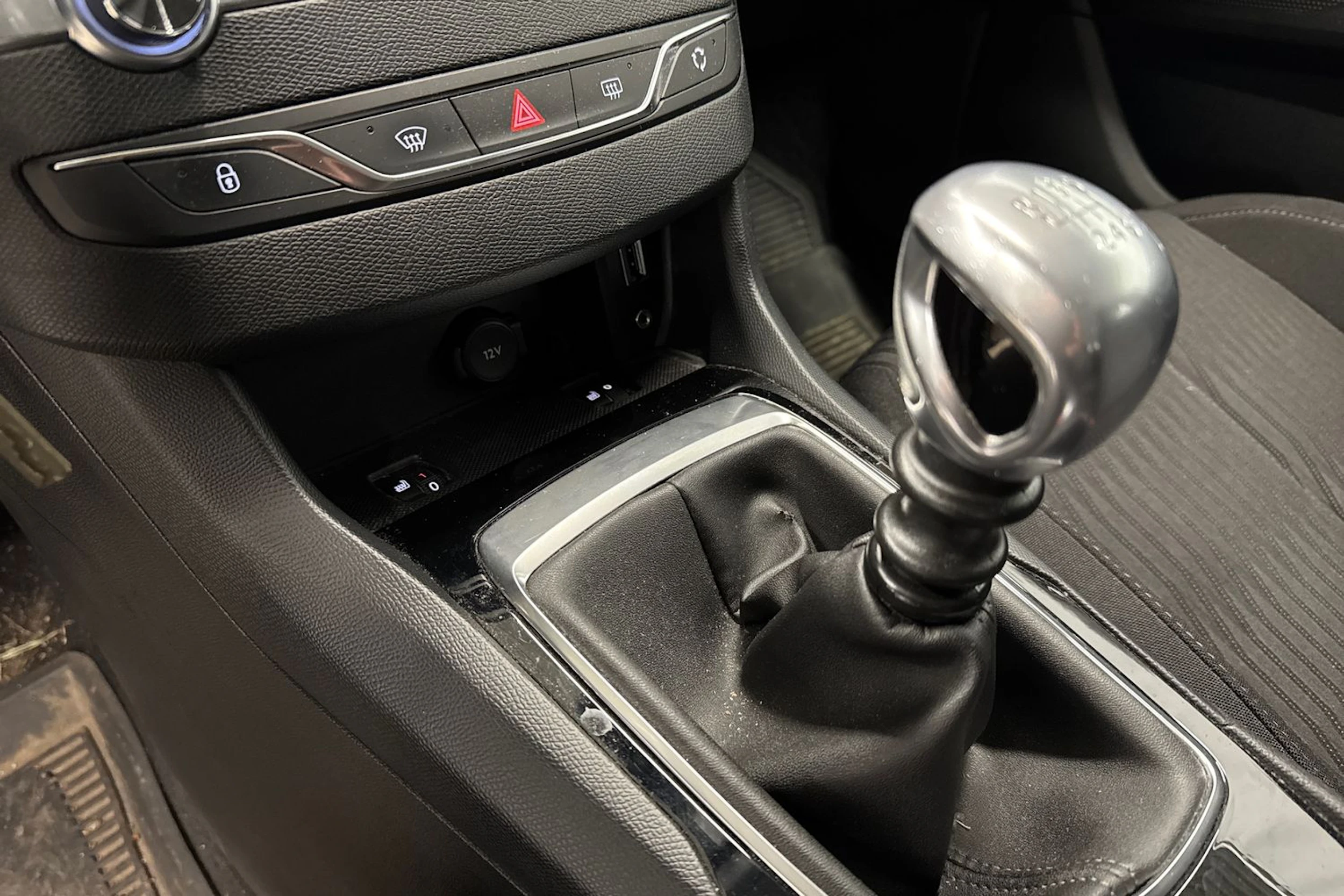 harmaa Peugeot 308 2015 kuva 6.