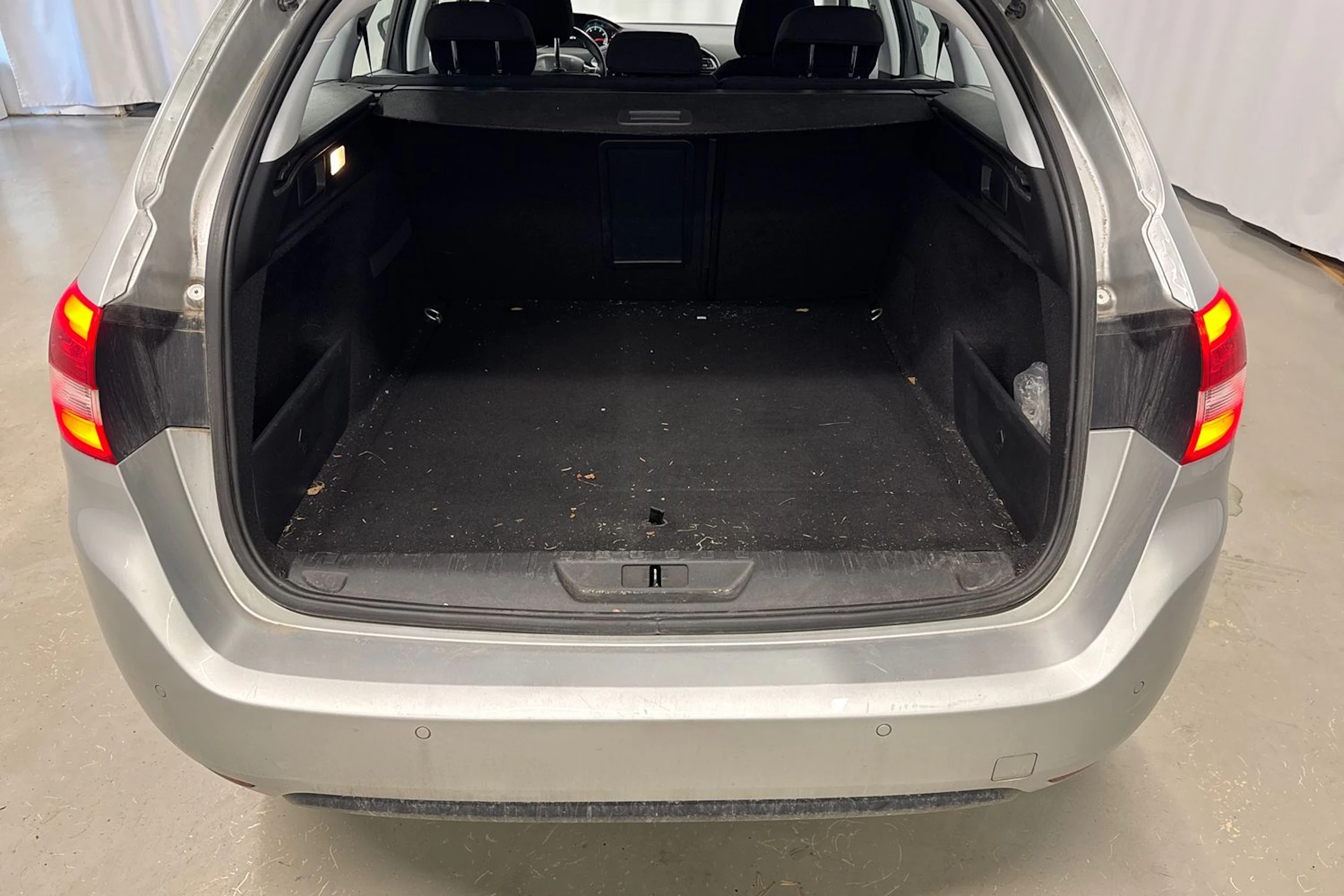 harmaa Peugeot 308 2015 kuva 8.