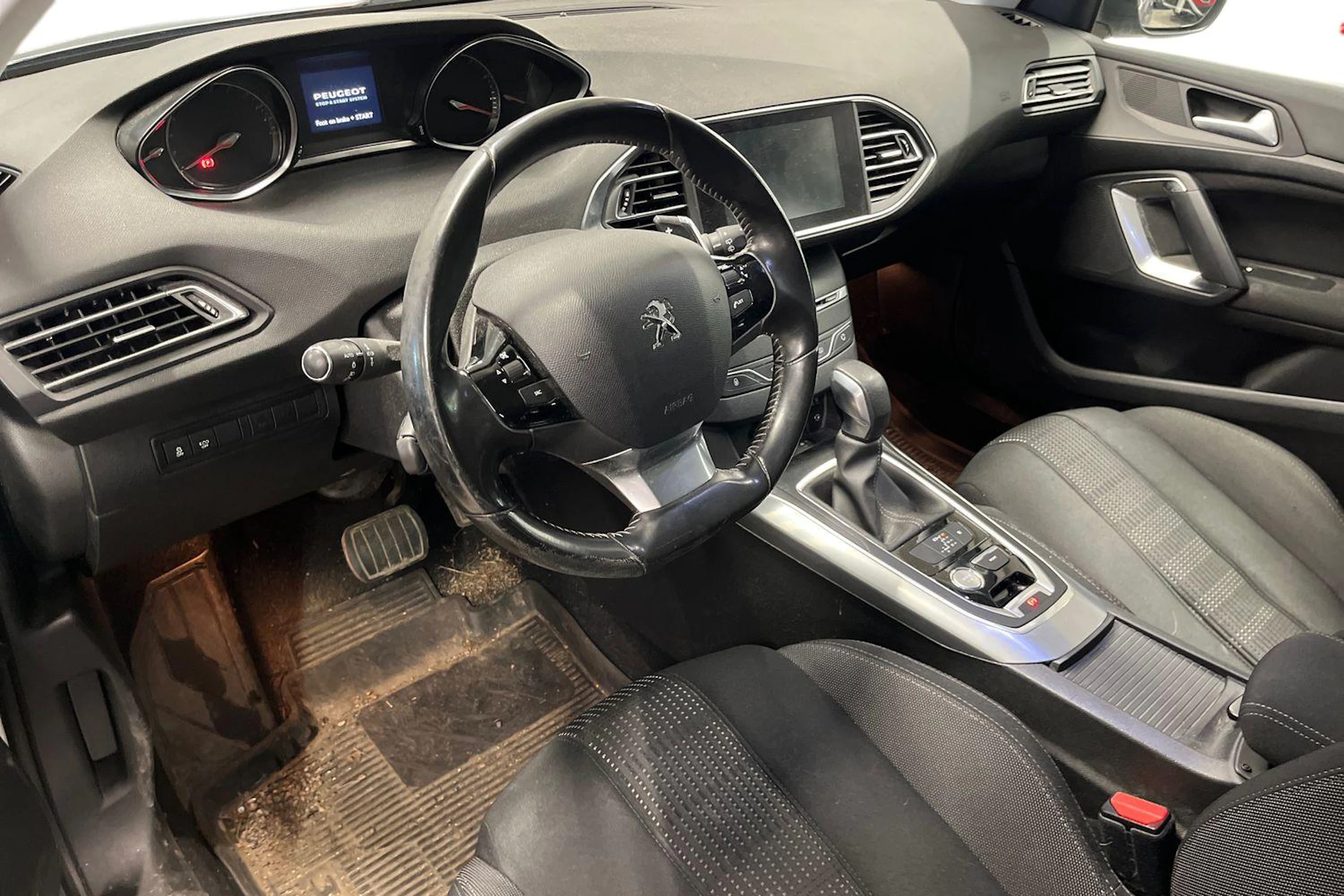 harmaa Peugeot 308 2015 kuva 8.