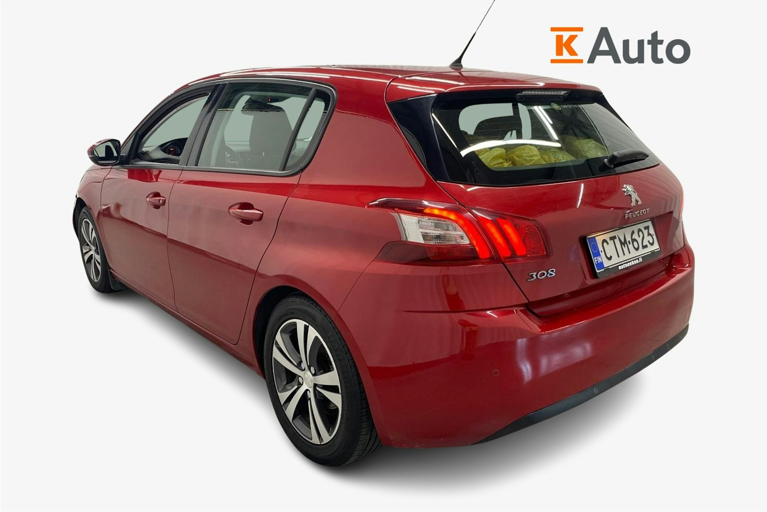 punainen Peugeot 308 2015 kuva 2.