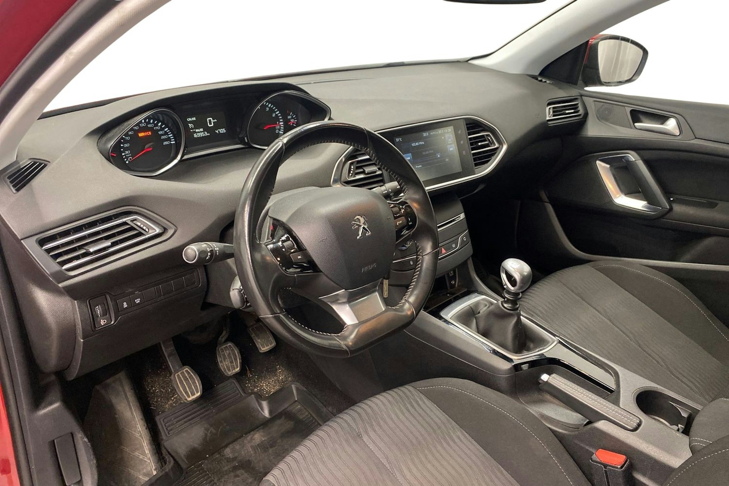 punainen Peugeot 308 2015 kuva 6.