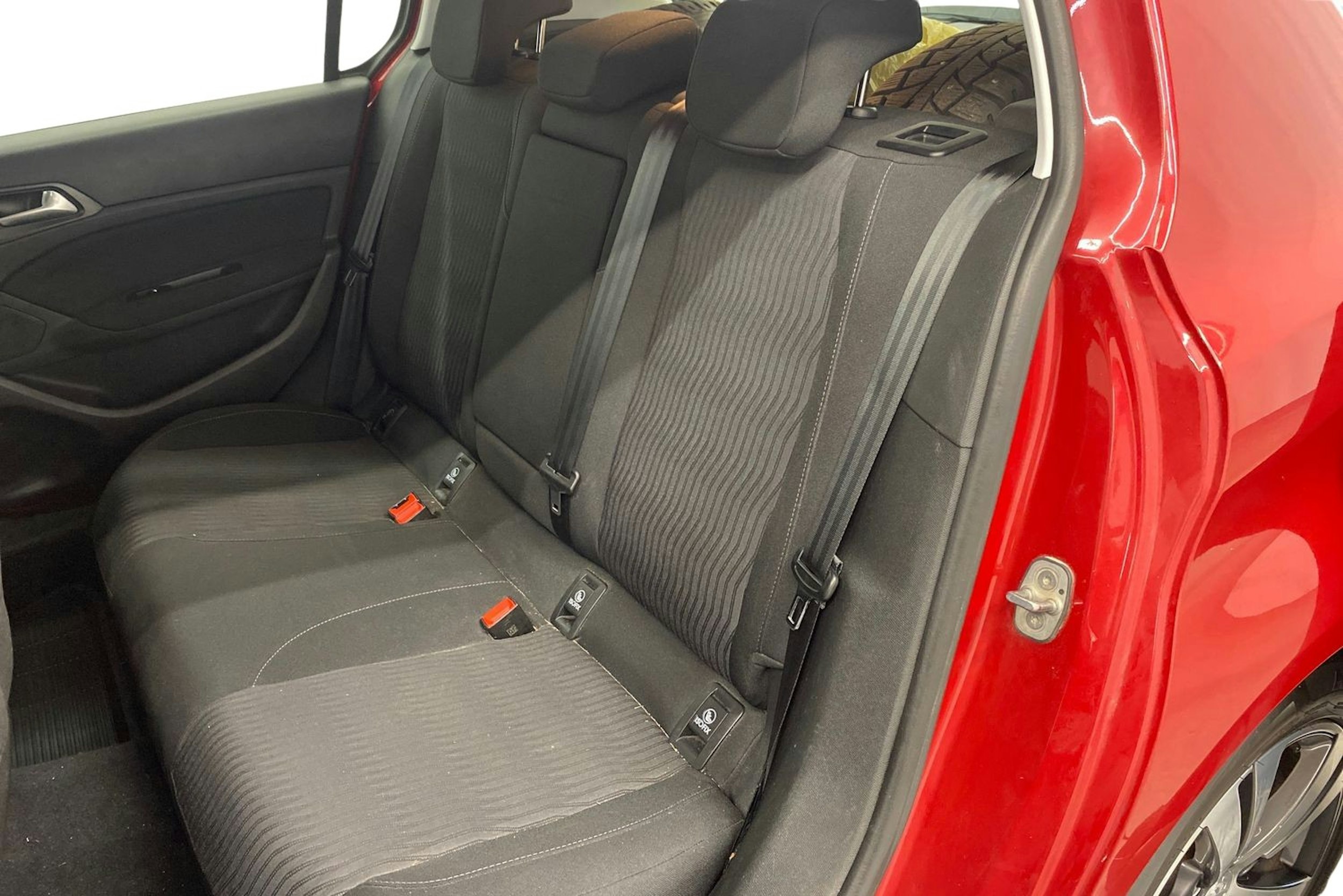 punainen Peugeot 308 2015 kuva 8.