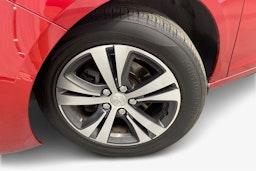 punainen Peugeot 308 2015 kuva 9.