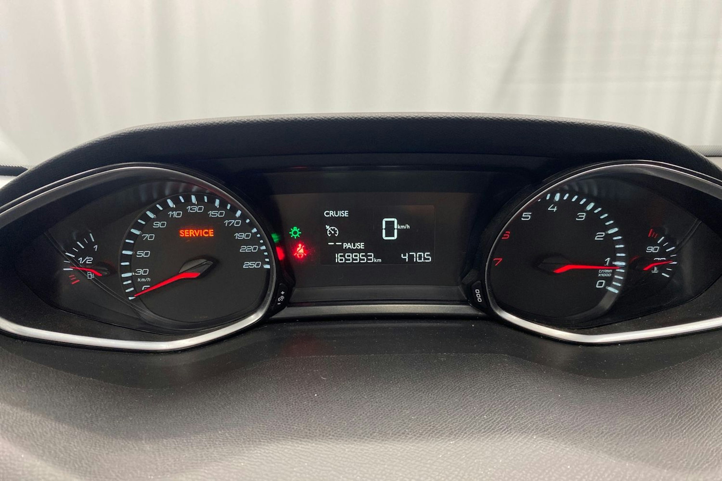 punainen Peugeot 308 2015 kuva 13.